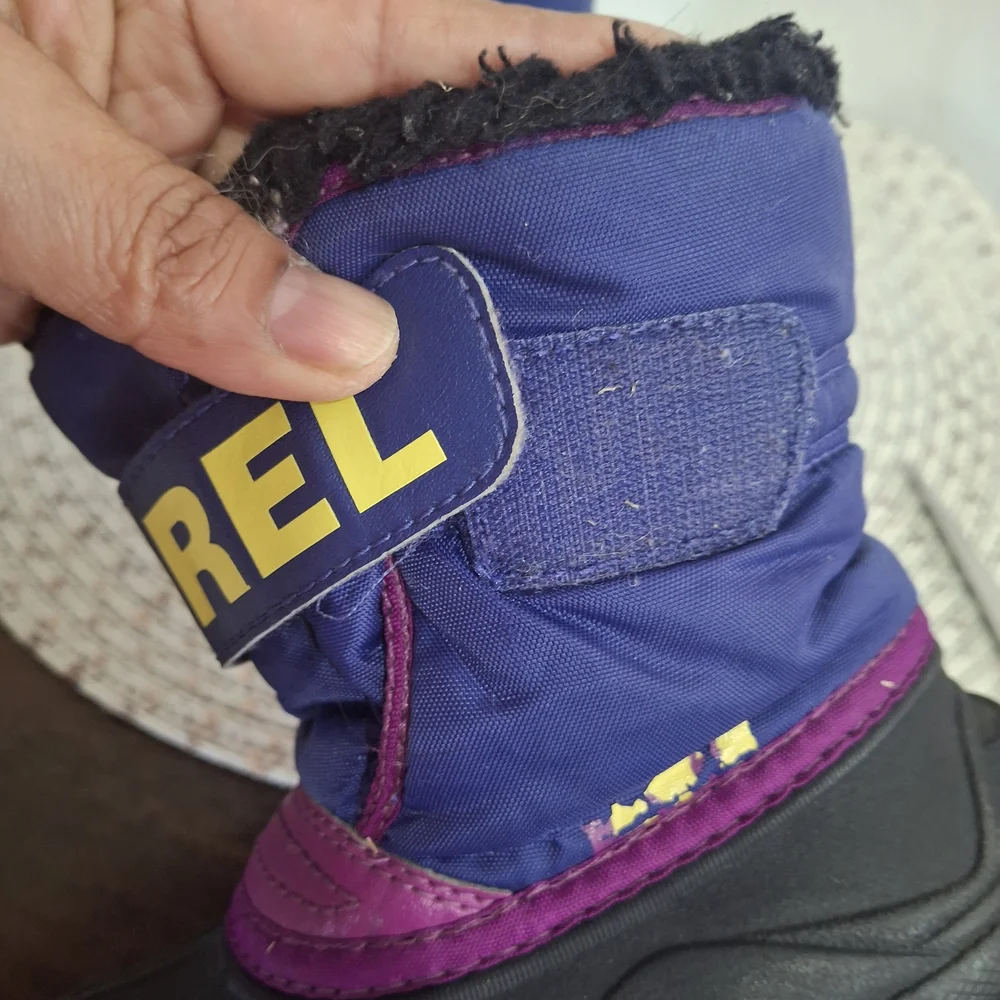Sorel Kids Purple and Blue Snow Boot Size 7.